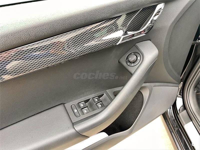 SKODA Octavia RS COMBI TDI DSG 184CV