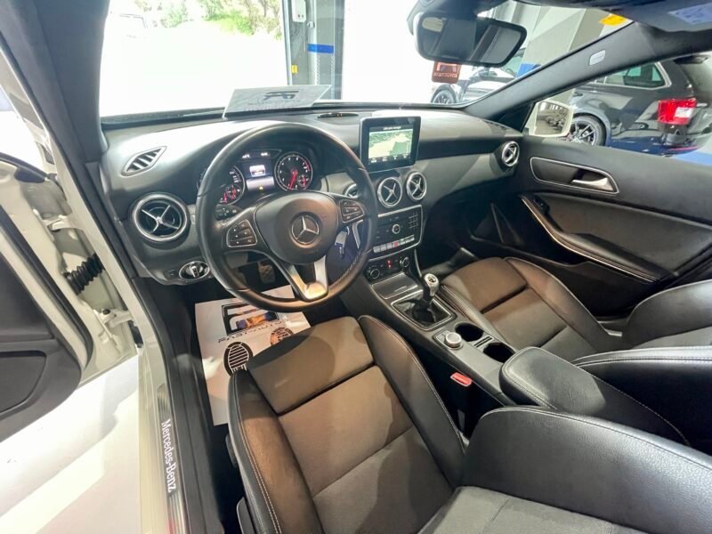 MERCEDES-BENZ Clase A 180