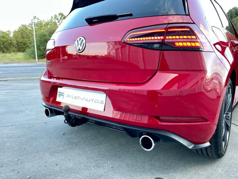VOLKSWAGEN Golf GTI PERFORMANCE