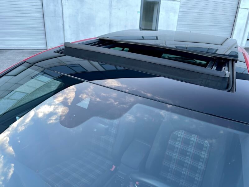VOLKSWAGEN Golf GTI PERFORMANCE
