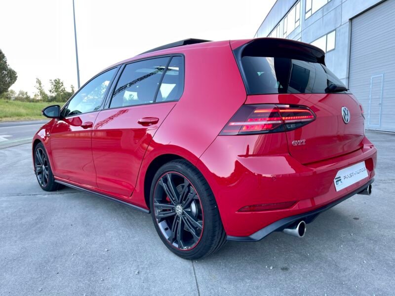 VOLKSWAGEN Golf GTI PERFORMANCE