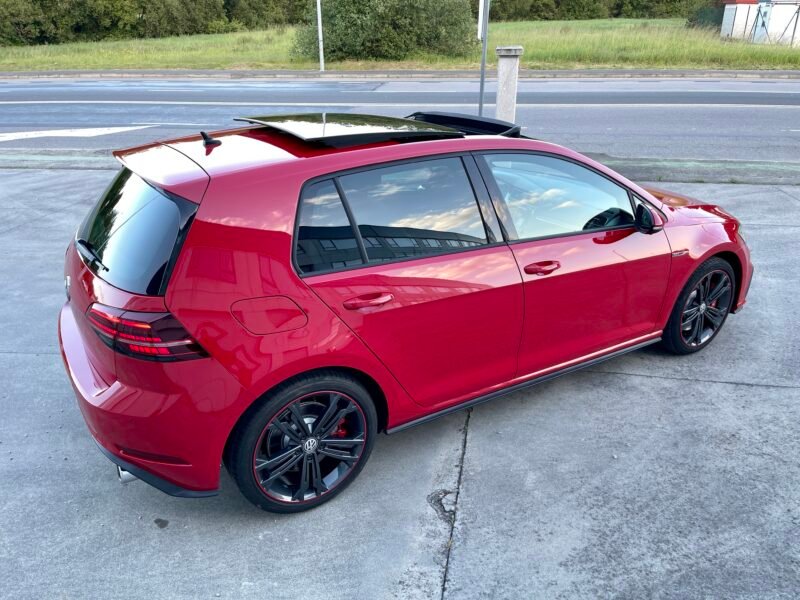 VOLKSWAGEN Golf GTI PERFORMANCE