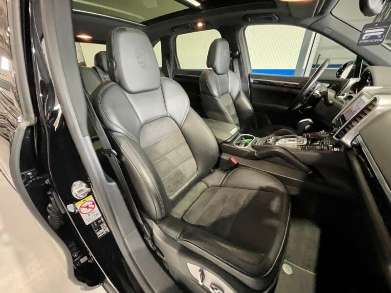 PORSCHE Cayenne S Platinium Edition