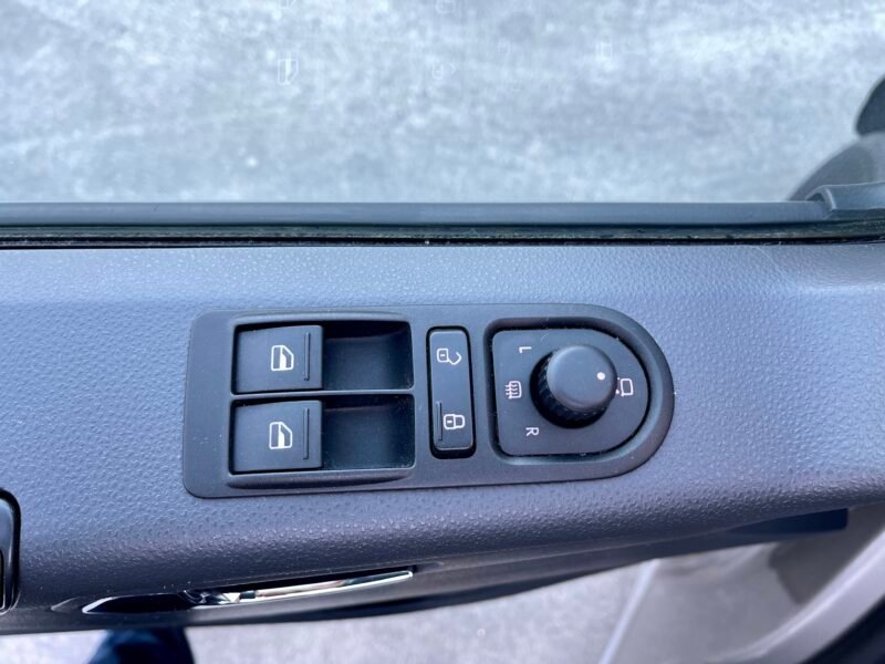 VOLKSWAGEN MULTIVAN 5.1 2.0 TDI SPECIAL