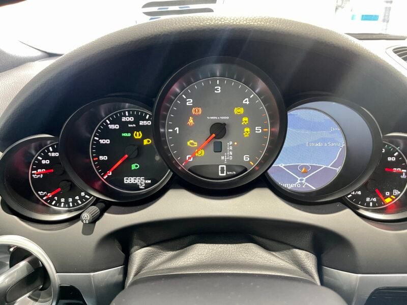 PORSCHE Cayenne S Platinium Edition