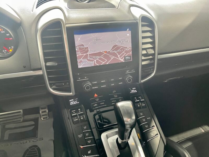 PORSCHE Cayenne S Platinium Edition