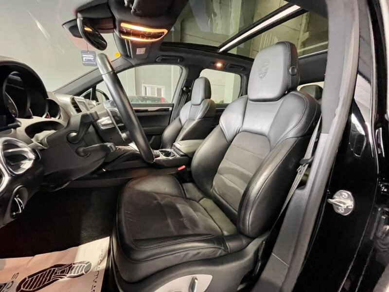 PORSCHE Cayenne S Platinium Edition