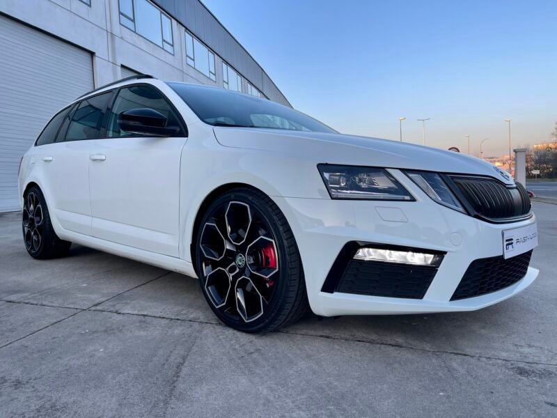 SKODA Octavia combi v-RS 2.0 TDI DSG V-RS