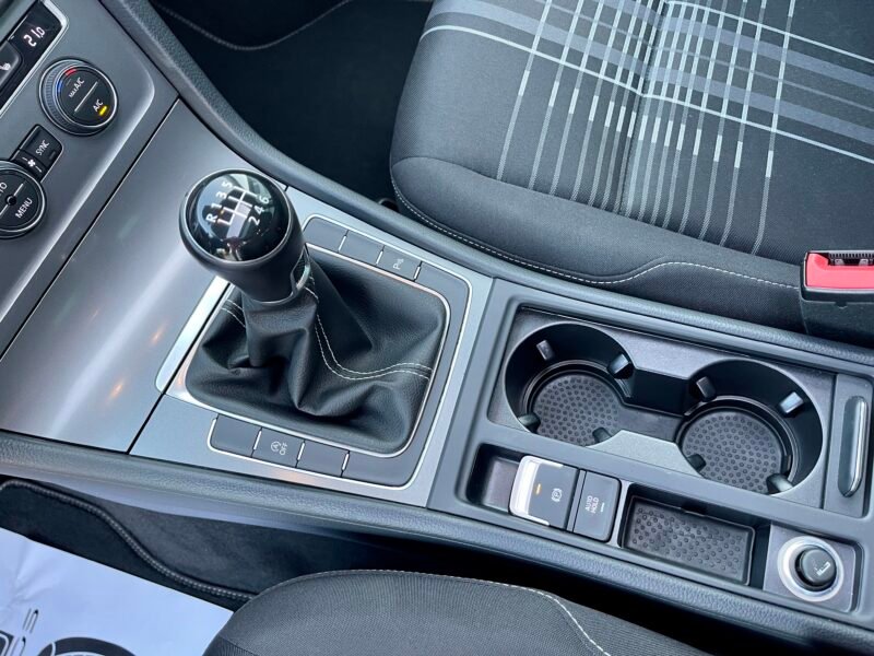 VOLKSWAGEN Golf 2.0 TDI LOUNGE