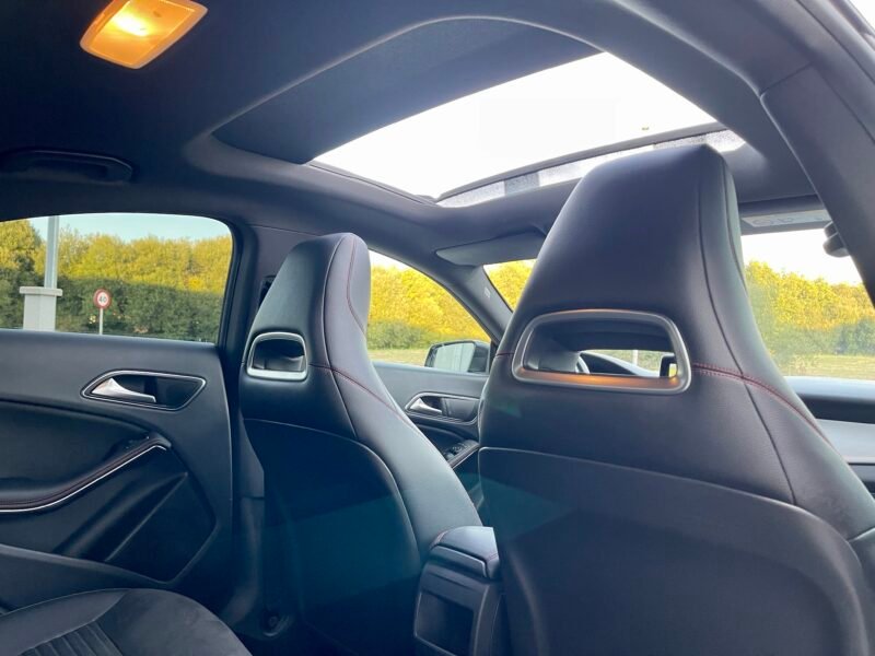 MERCEDES-BENZ CLASE CLA 220 cdi AMG