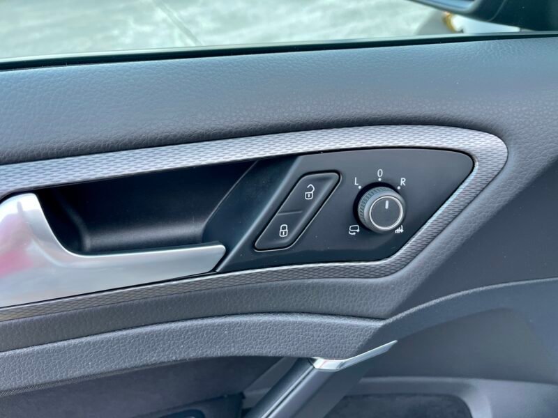 VOLKSWAGEN Golf 2.0 TDI LOUNGE