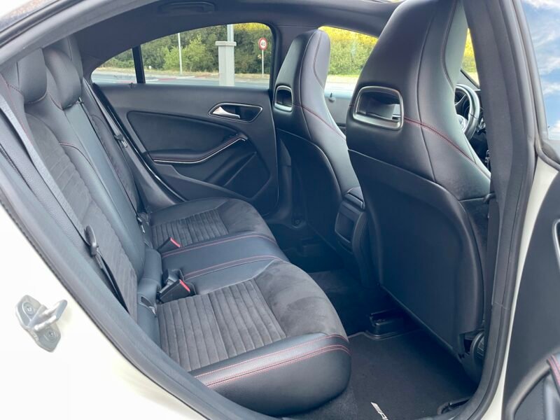 MERCEDES-BENZ CLASE CLA 220 cdi AMG