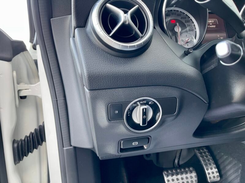 MERCEDES-BENZ CLASE CLA 220 cdi AMG