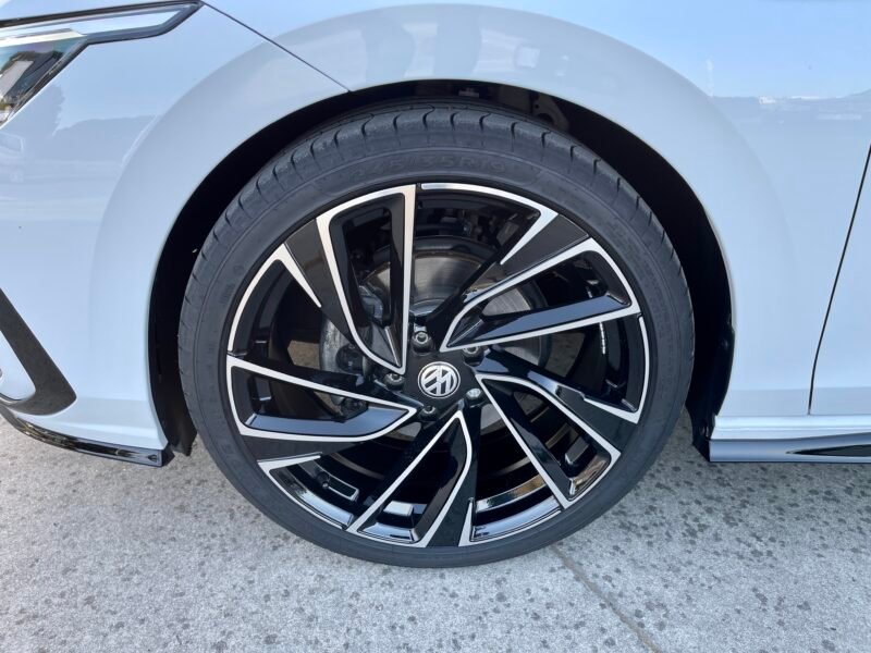 VOLKSWAGEN GOLF 8 R-line 2.0 TDI DSG 5p.