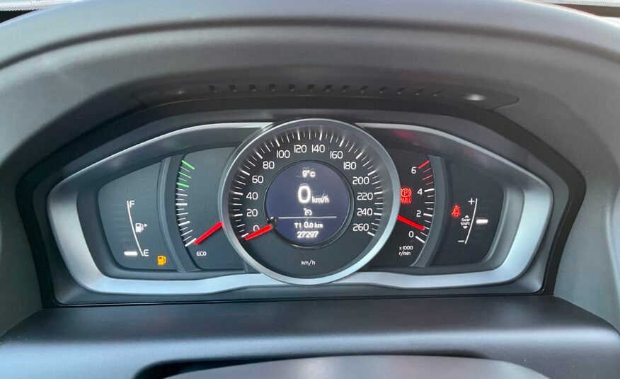 VOLVO XC60 2.0d D3 2WD momentum