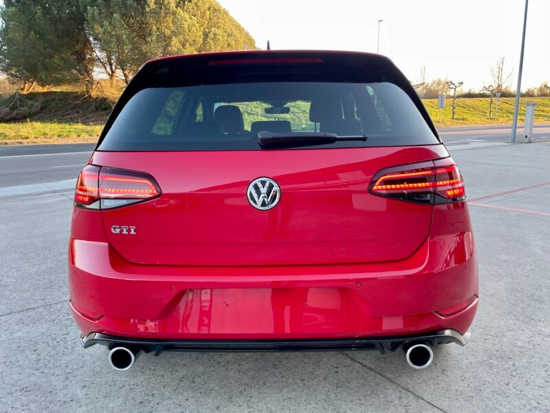 VOLKSWAGEN Golf 7.5 GTI 2.0 TSI 230cv DSG 5p.