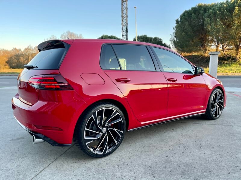 VOLKSWAGEN Golf 7.5 GTI 2.0 TSI 230cv DSG 5p.