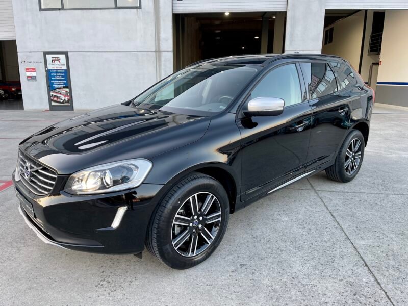 VOLVO XC60 2.0d D3 2WD momentum