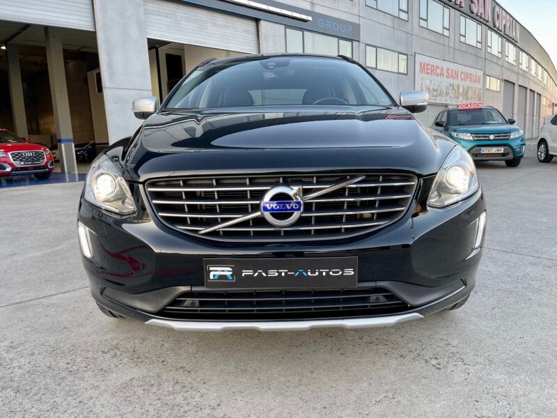 VOLVO XC60 2.0d D3 2WD momentum