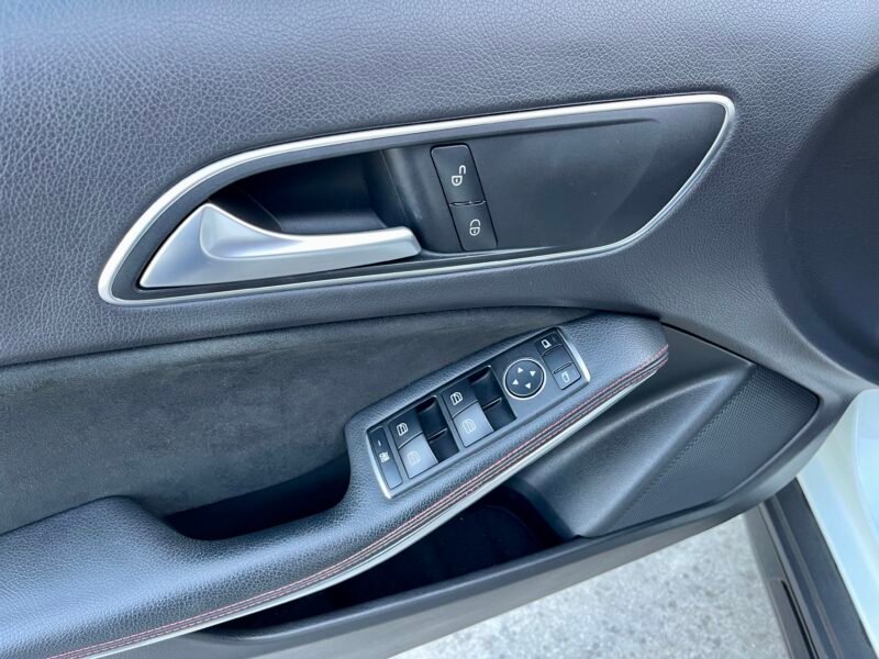 MERCEDES-BENZ GLA 200cdi AMG