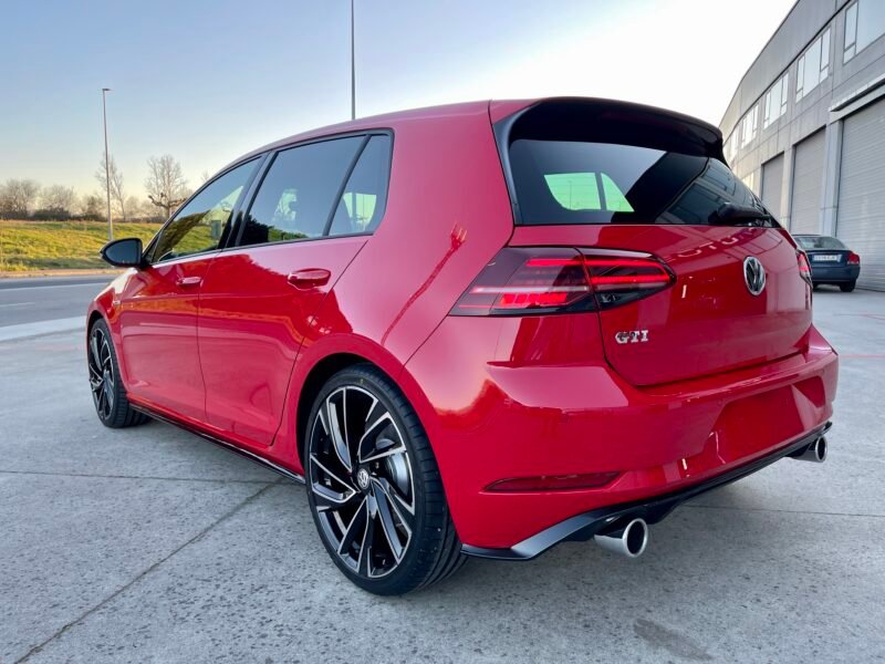 VOLKSWAGEN Golf 7.5 GTI 2.0 TSI 230cv DSG 5p.