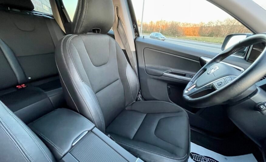 VOLVO XC60 2.0d D3 2WD momentum
