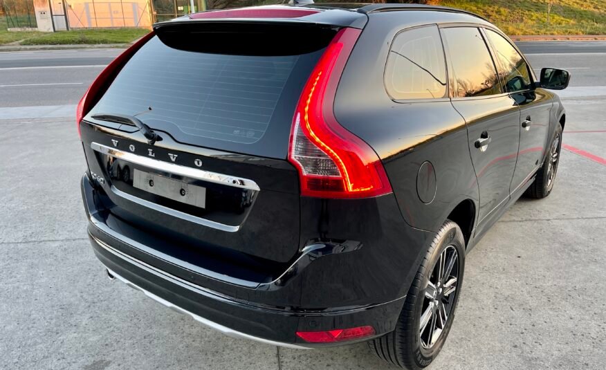 VOLVO XC60 2.0d D3 2WD momentum