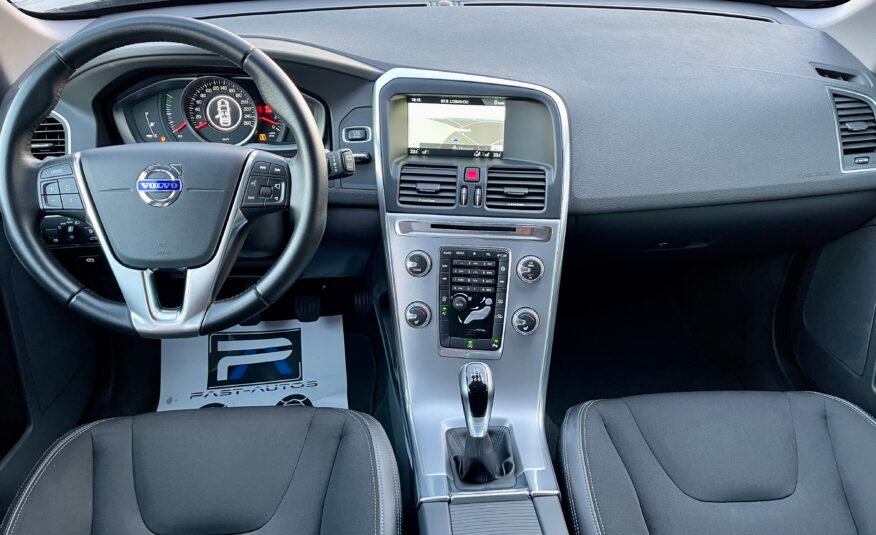 VOLVO XC60 2.0d D3 2WD momentum