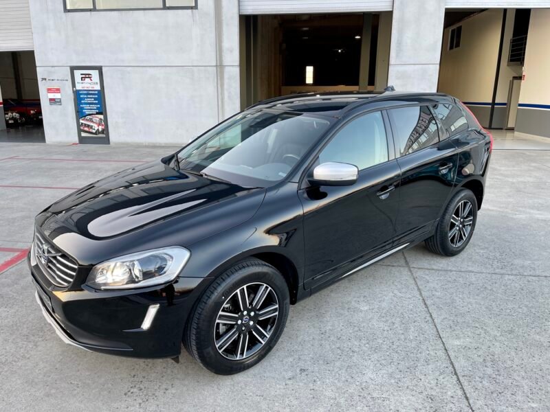 VOLVO XC60 2.0d D3 2WD momentum