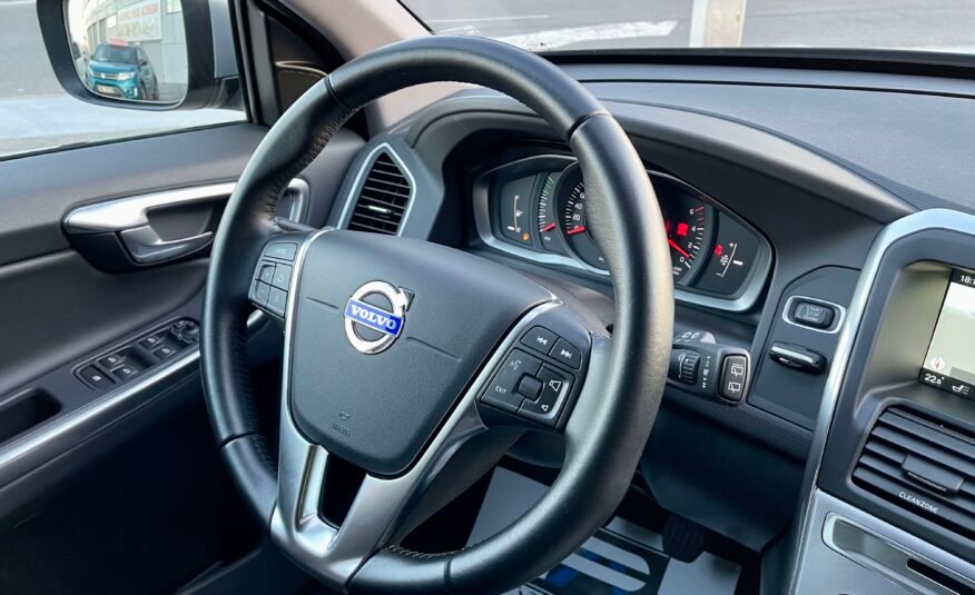 VOLVO XC60 2.0d D3 2WD momentum