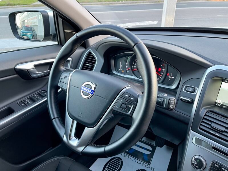 VOLVO XC60 2.0d D3 2WD momentum