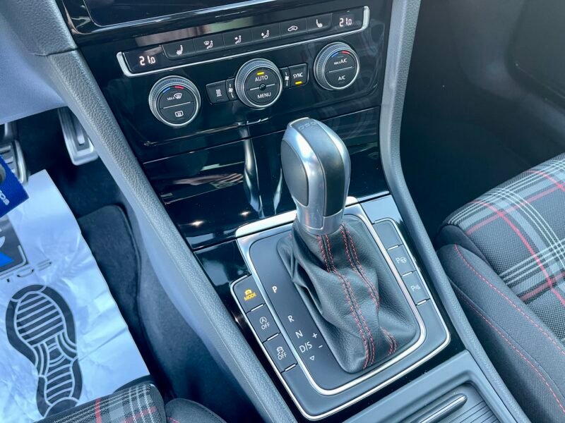 VOLKSWAGEN Golf GTI 2.0 TSI 230cv DSG BMT 3p.