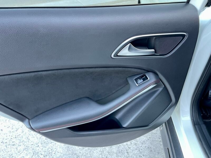 MERCEDES-BENZ GLA 200cdi AMG