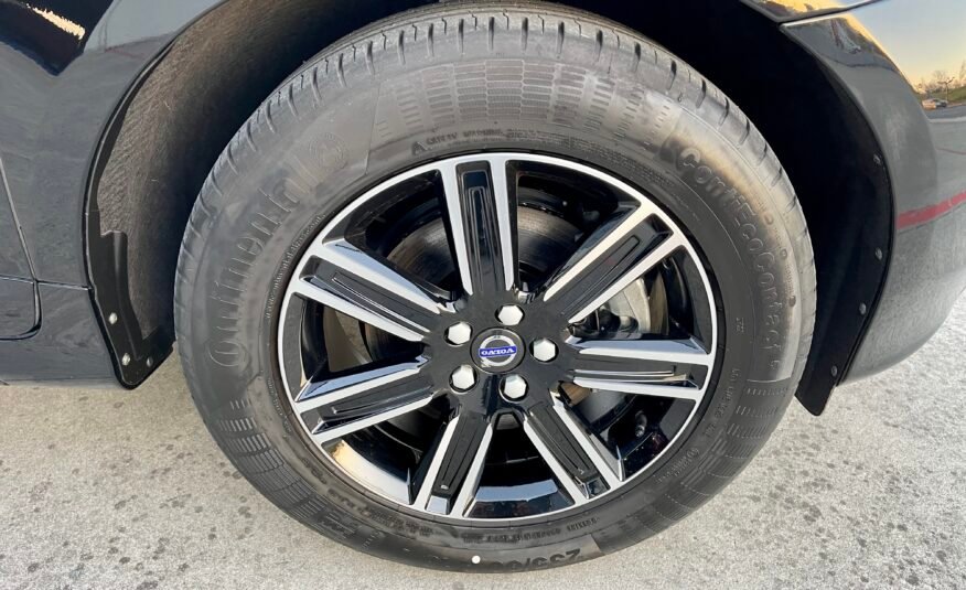 VOLVO XC60 2.0d D3 2WD momentum