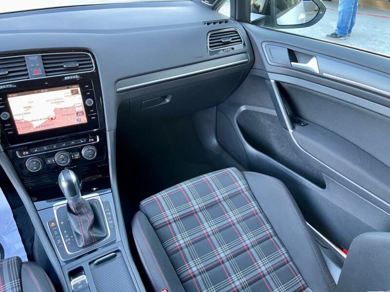 VOLKSWAGEN Golf GTI 2.0 TSI 230cv DSG BMT 3p.