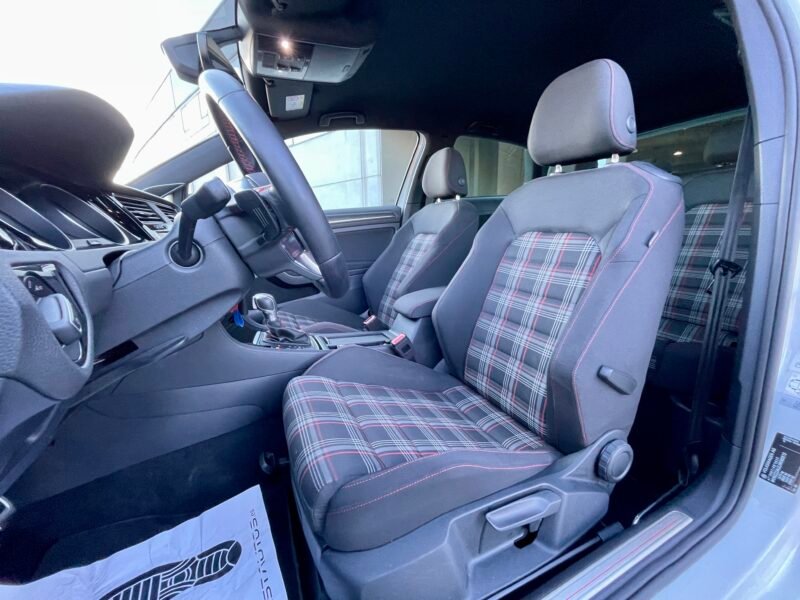 VOLKSWAGEN Golf GTI 2.0 TSI 230cv DSG BMT 3p.