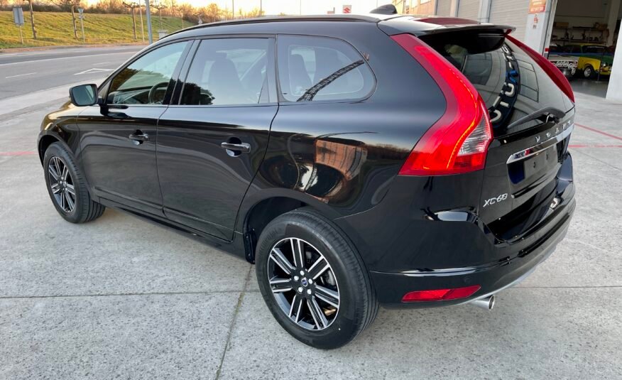 VOLVO XC60 2.0d D3 2WD momentum