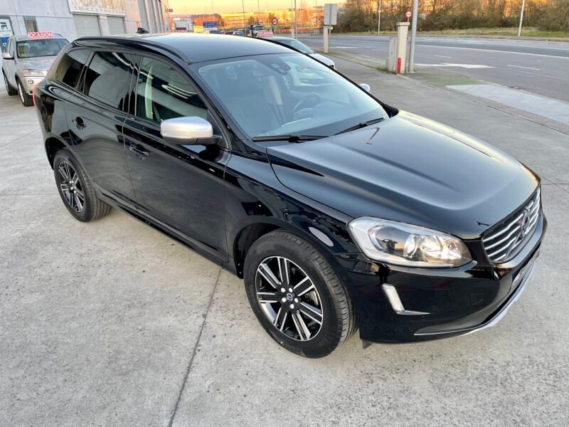 VOLVO XC60 2.0d D3 2WD momentum