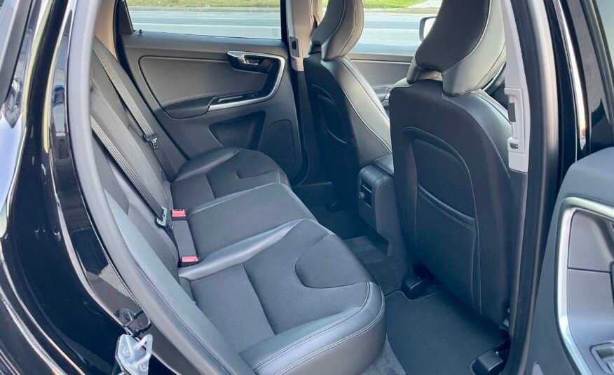 VOLVO XC60 2.0d D3 2WD momentum