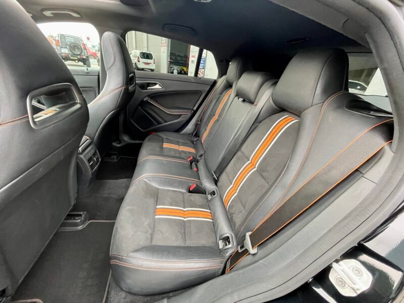 MERCEDES-BENZ CLASE CLA SHOTTING BRAKE 220D ORANGE ART