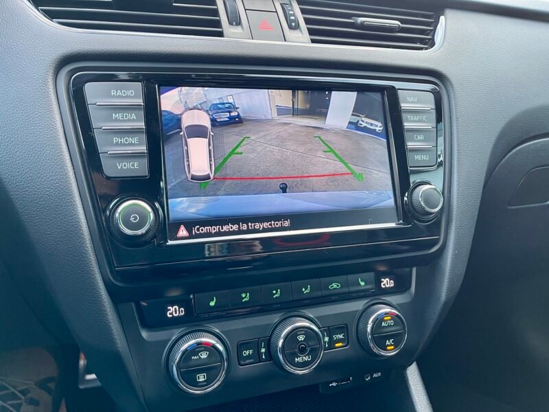 SKODA Octavia RS COMBI TDI DSG 184CV