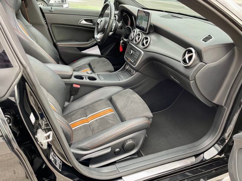 MERCEDES-BENZ CLASE CLA SHOTTING BRAKE 220D ORANGE ART