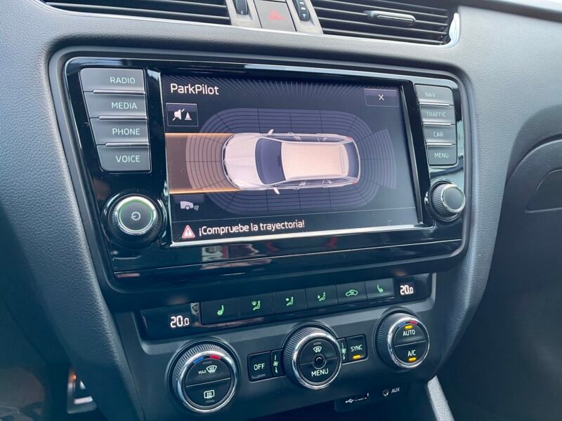 SKODA Octavia RS COMBI TDI DSG 184CV