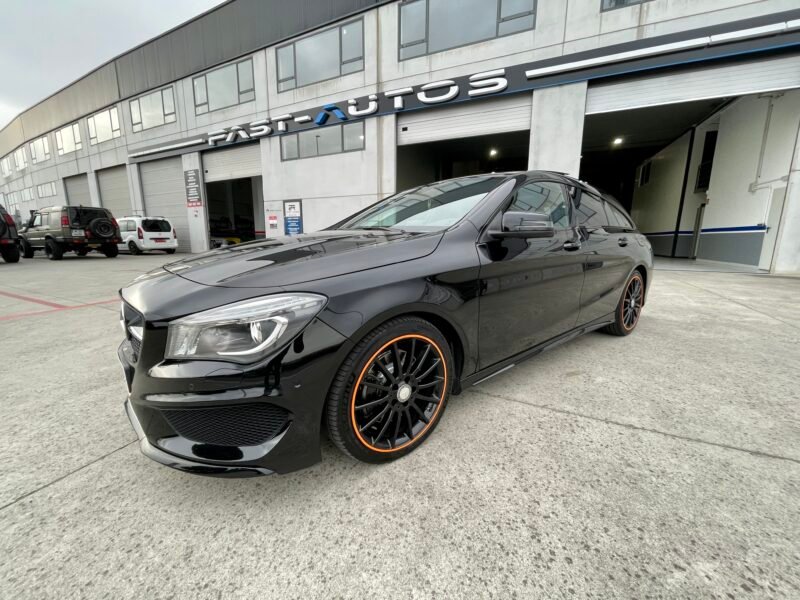 MERCEDES-BENZ CLASE CLA SHOTTING BRAKE 220D ORANGE ART