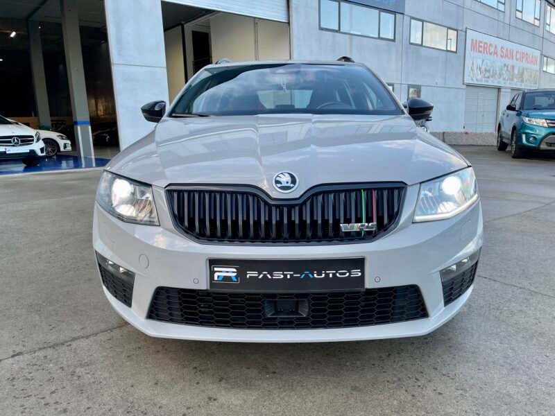 SKODA Octavia RS COMBI TDI DSG 184CV