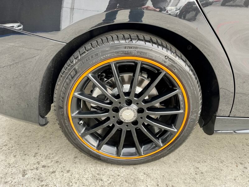 MERCEDES-BENZ CLASE CLA SHOTTING BRAKE 220D ORANGE ART