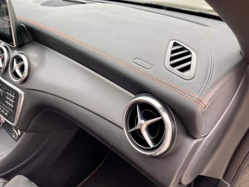 MERCEDES-BENZ CLASE CLA SHOTTING BRAKE 220D ORANGE ART