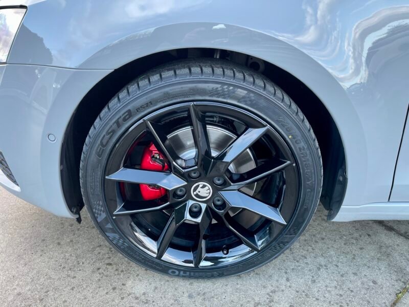 SKODA Octavia RS COMBI TDI DSG 184CV