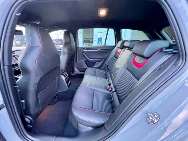 SKODA Octavia RS COMBI TDI DSG 184CV