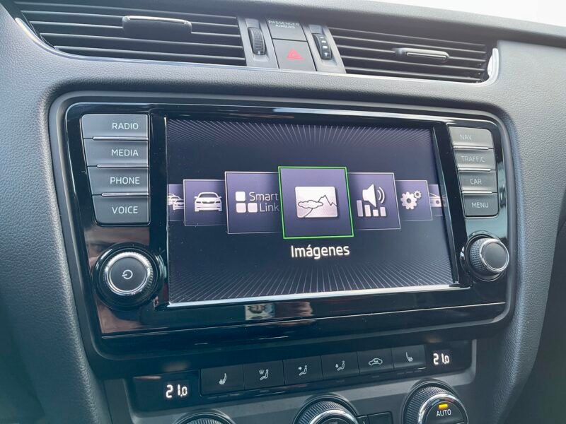 SKODA Octavia RS COMBI TDI DSG 184CV